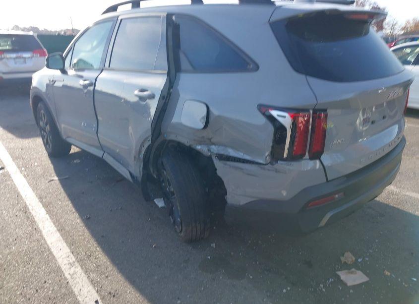 Photo 3 of 2022 Kia Sorento X-LINE S (VIN 5XYRLDLC7NG131052)