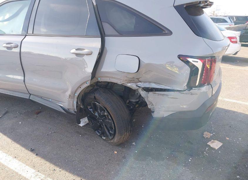 Photo 6 of 2022 Kia Sorento X-LINE S (VIN 5XYRLDLC7NG131052)
