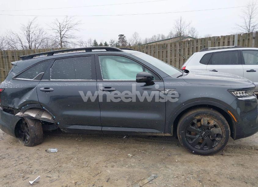 Photo 13 of 2022 Kia Sorento X-LINE S (VIN 5XYRLDLC9NG080525)