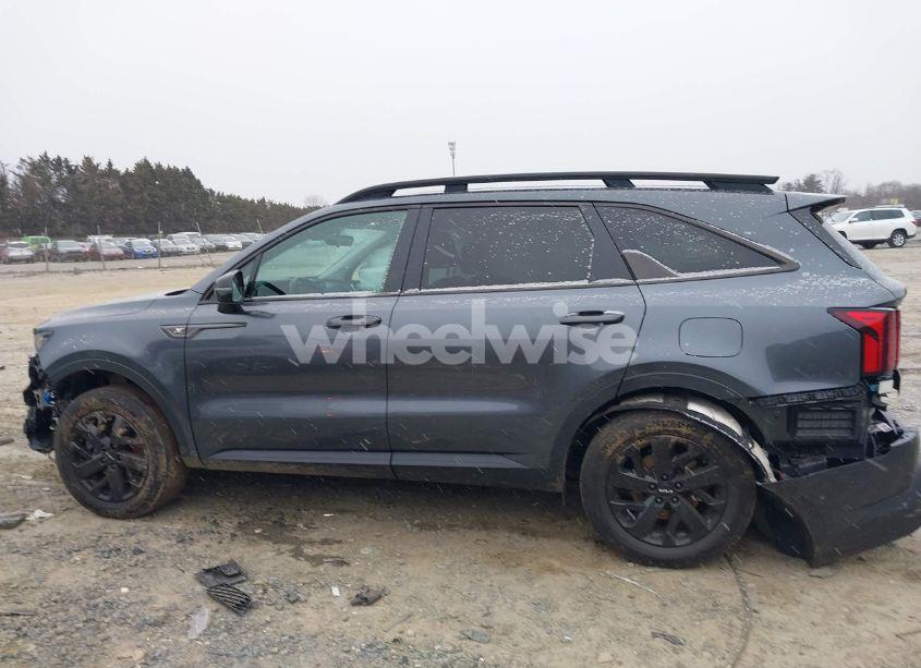 Photo 14 of 2022 Kia Sorento X-LINE S (VIN 5XYRLDLC9NG080525)