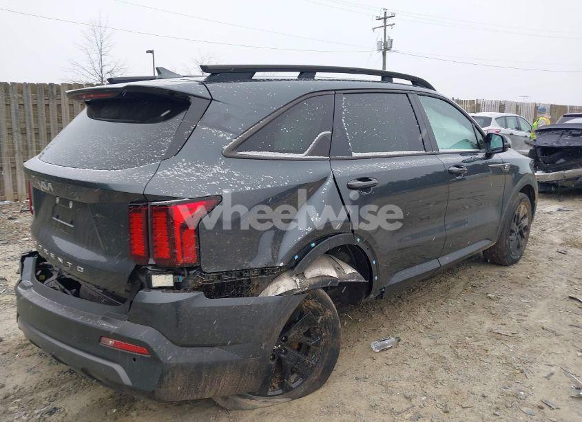 Photo 4 of 2022 Kia Sorento X-LINE S (VIN 5XYRLDLC9NG080525)