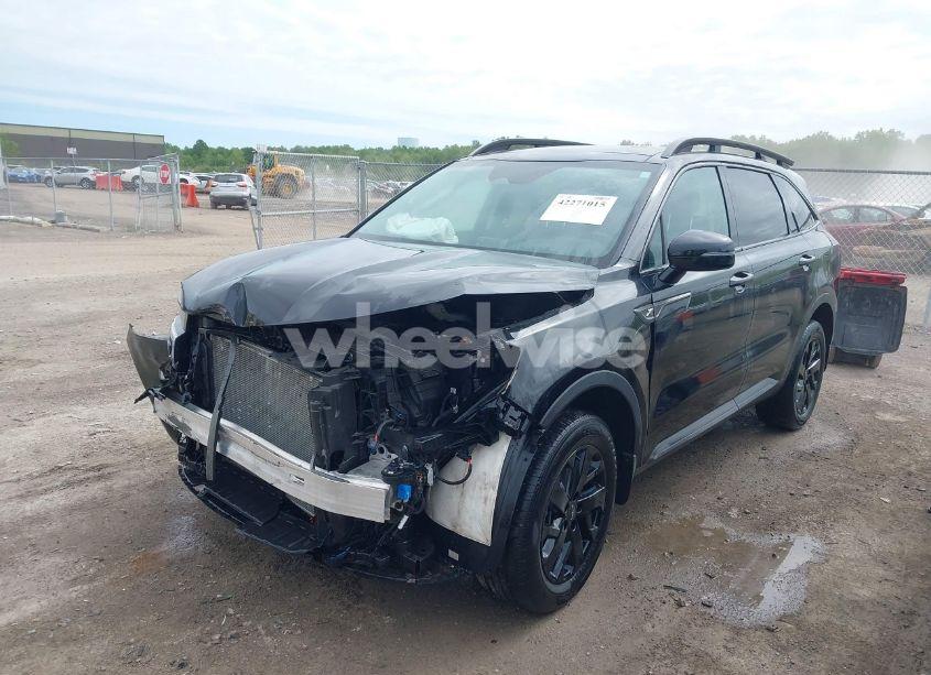 Photo 2 of 2023 Kia Sorento X-LINE S (VIN 5XYRLDLC9PG235982)