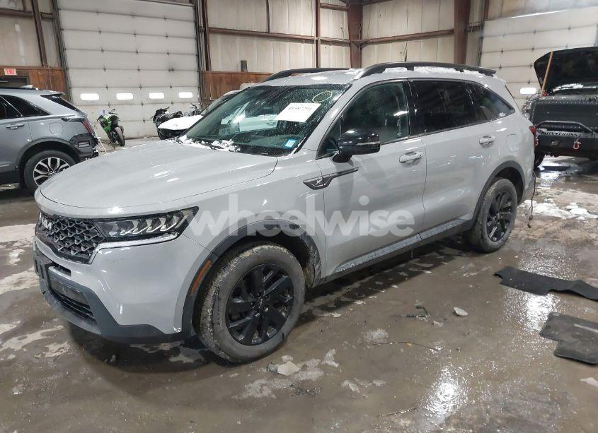 Photo 2 of 2022 Kia Sorento X-LINE S (VIN 5XYRLDLCXNG082848)