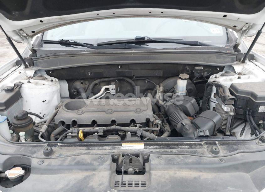 Photo 10 of 2012 Hyundai Santa FE GLS (VIN 5XYZG3AB9CG144214)
