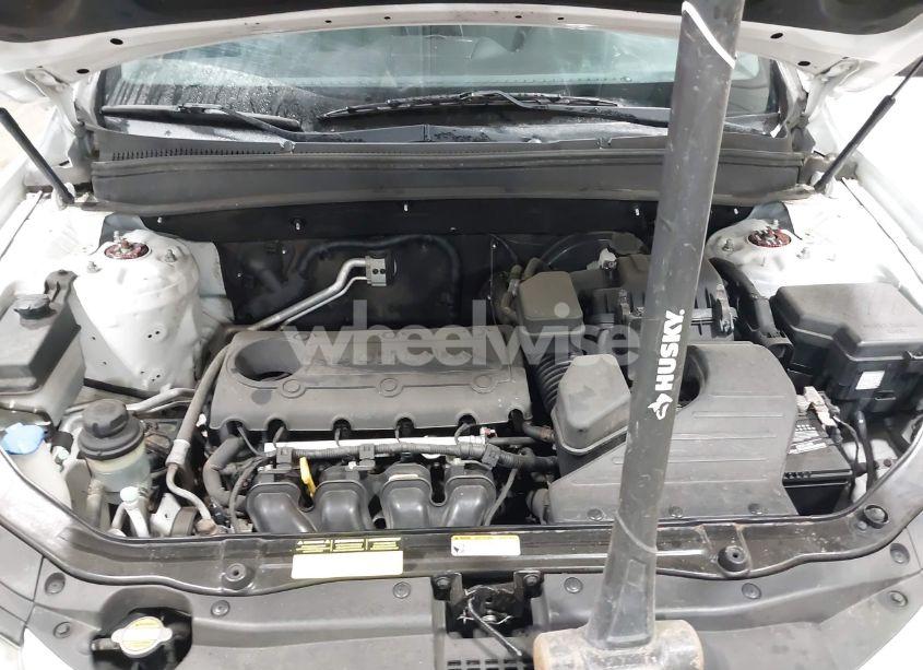 Photo 10 of 2012 Hyundai Santa FE GLS (VIN 5XYZGDAB0CG152093)