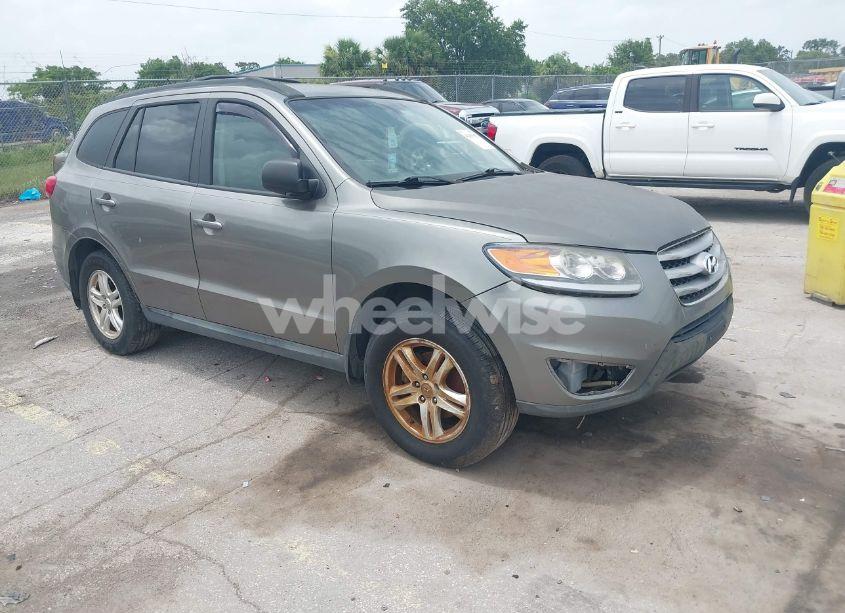 2012 Hyundai Santa FE GLS (VIN 5XYZGDAB9CG111624) main photo
