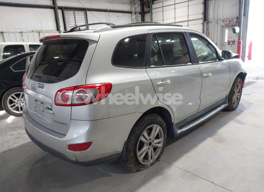 Photo 4 of 2011 Hyundai Santa FE SE (VIN 5XYZH4AG0BG045360)