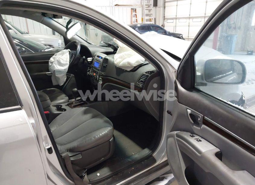 Photo 5 of 2011 Hyundai Santa FE SE (VIN 5XYZH4AG0BG045360)