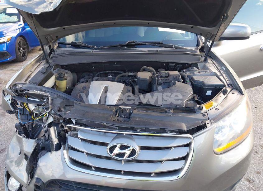 Photo 10 of 2011 Hyundai Santa FE SE (VIN 5XYZH4AG4BG056815)