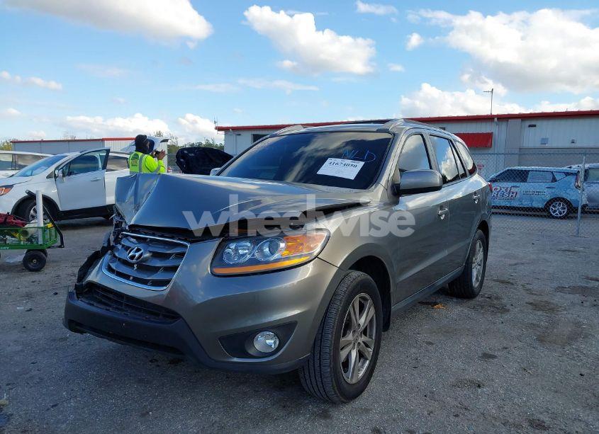 Photo 12 of 2011 Hyundai Santa FE SE (VIN 5XYZH4AG4BG056815)