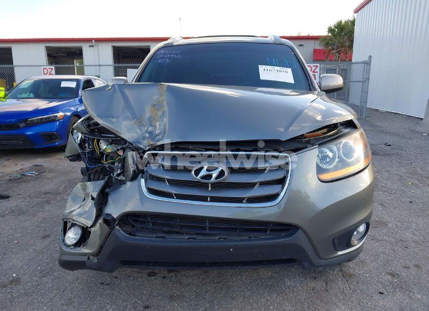 Photo 13 of 2011 Hyundai Santa FE SE (VIN 5XYZH4AG4BG056815)