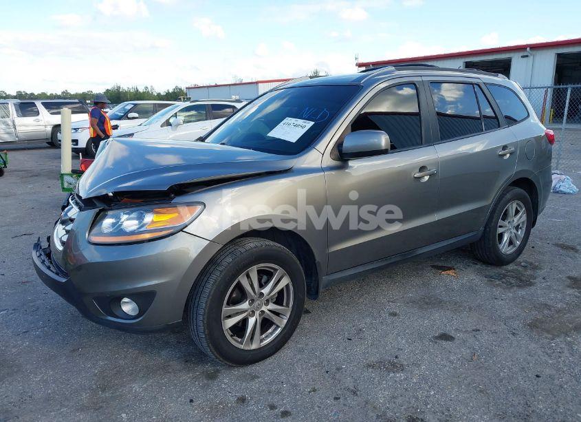 Photo 2 of 2011 Hyundai Santa FE SE (VIN 5XYZH4AG4BG056815)