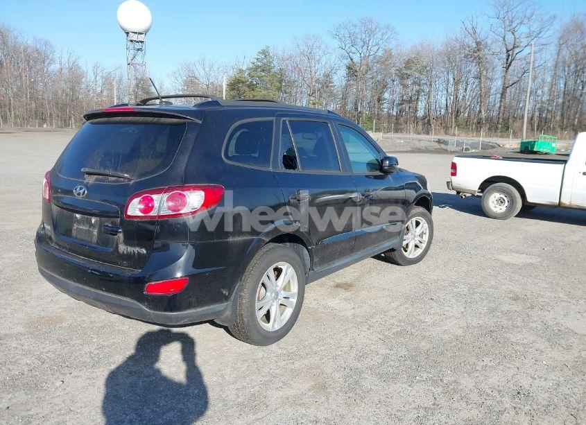 Photo 4 of 2011 Hyundai Santa FE SE (VIN 5XYZH4AG7BG009830)