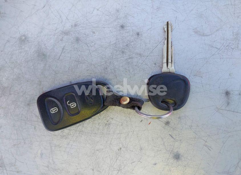 Photo 11 of 2011 Hyundai Santa FE SE (VIN 5XYZH4AG8BG060317)