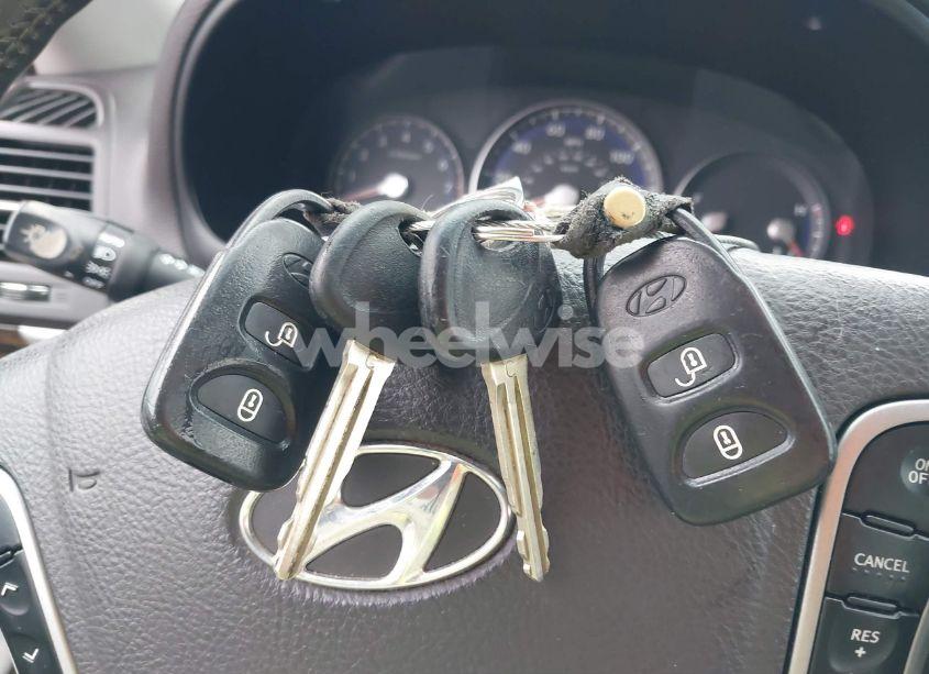 Photo 11 of 2011 Hyundai Santa FE SE (VIN 5XYZH4AG9BG091365)