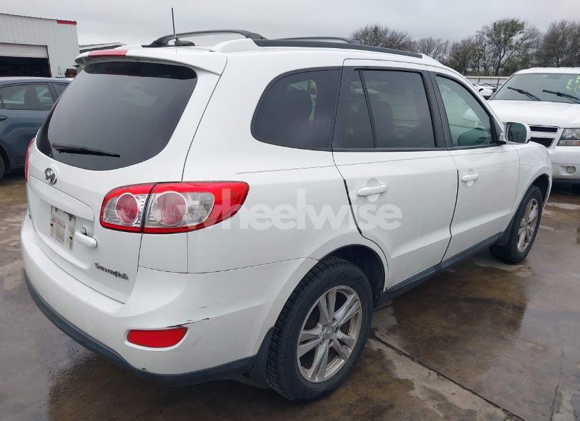 Photo 4 of 2011 Hyundai Santa FE SE (VIN 5XYZH4AG9BG091365)