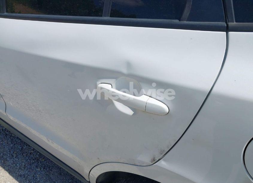 Photo 6 of 2011 Hyundai Santa FE SE (VIN 5XYZHDAG0BG029644)