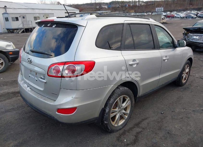 Photo 4 of 2012 Hyundai Santa FE SE (VIN 5XYZHDAG2CG121355)