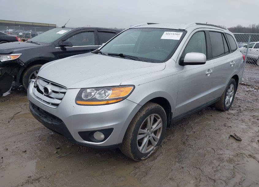 Photo 2 of 2011 Hyundai Santa FE SE (VIN 5XYZHDAG4BG021482)
