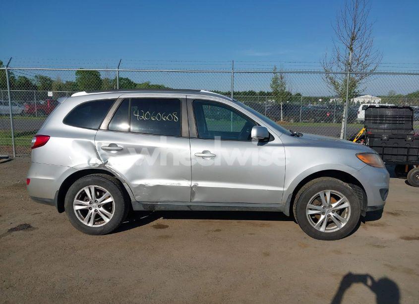 Photo 13 of 2011 Hyundai Santa FE SE (VIN 5XYZHDAG4BG038783)
