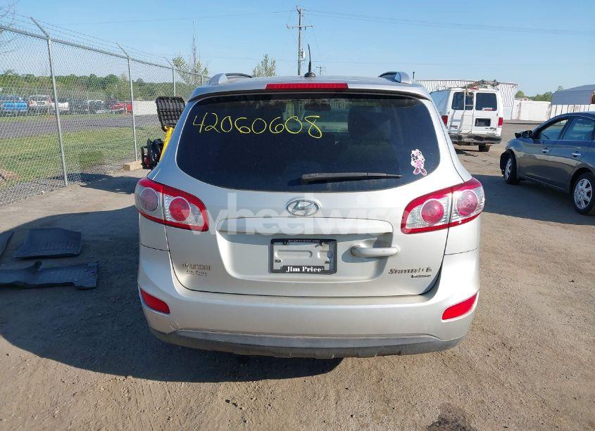 Photo 16 of 2011 Hyundai Santa FE SE (VIN 5XYZHDAG4BG038783)