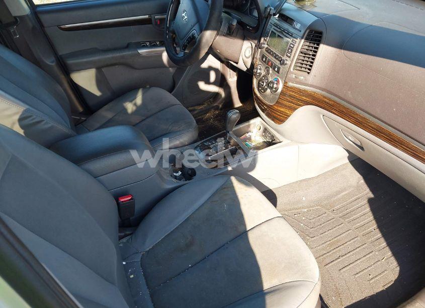 Photo 5 of 2011 Hyundai Santa FE SE (VIN 5XYZHDAG4BG038783)