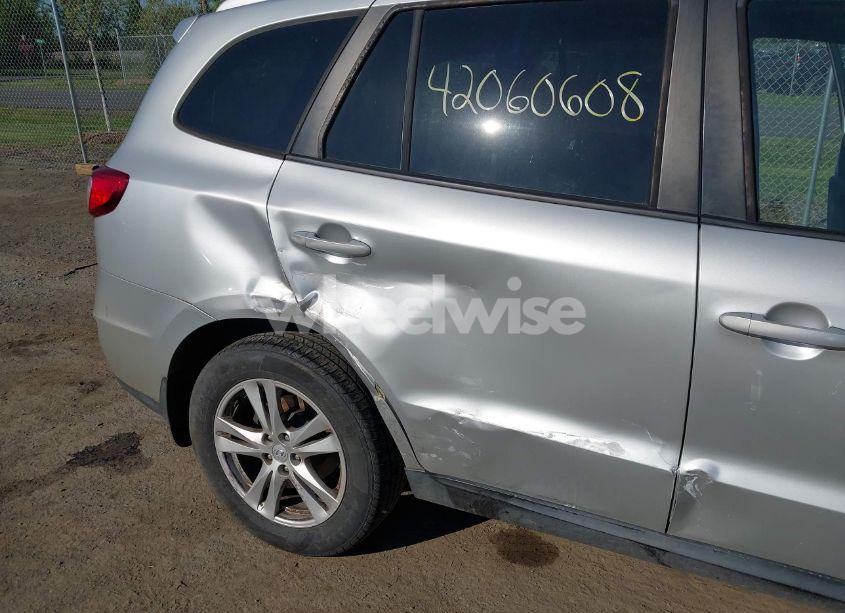 Photo 6 of 2011 Hyundai Santa FE SE (VIN 5XYZHDAG4BG038783)