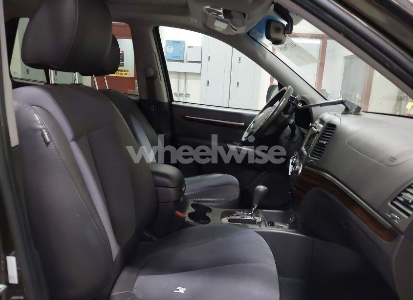 Photo 5 of 2011 Hyundai Santa FE SE (VIN 5XYZHDAG5BG090777)