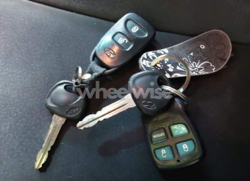 Photo 11 of 2011 Hyundai Santa FE SE (VIN 5XYZHDAG7BG032525)