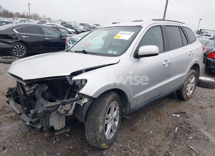 Photo 2 of 2011 Hyundai Santa FE SE (VIN 5XYZHDAG7BG062396)