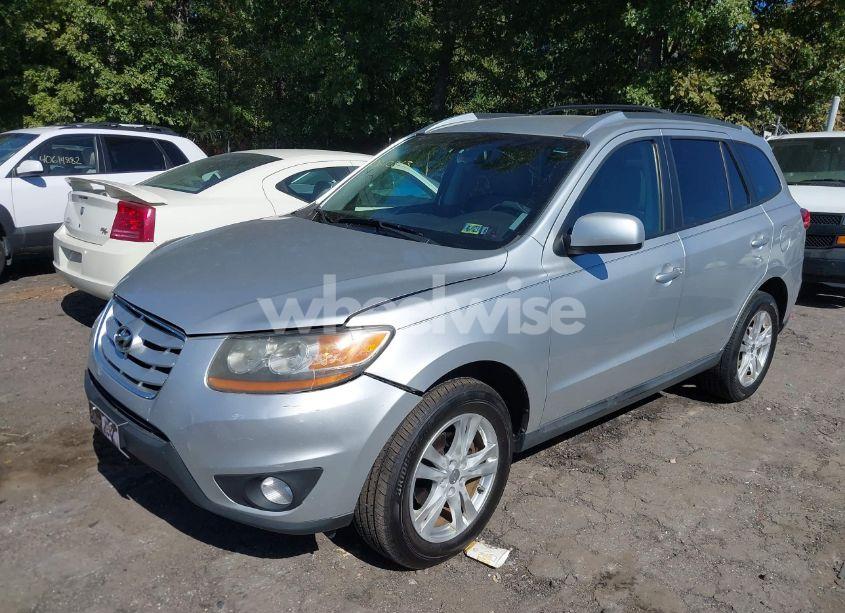 Photo 2 of 2011 Hyundai Santa FE SE (VIN 5XYZHDAG8BG065047)