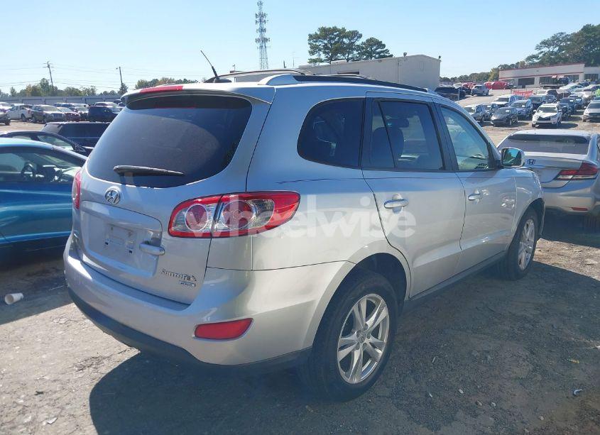 Photo 4 of 2011 Hyundai Santa FE SE (VIN 5XYZHDAG8BG065047)
