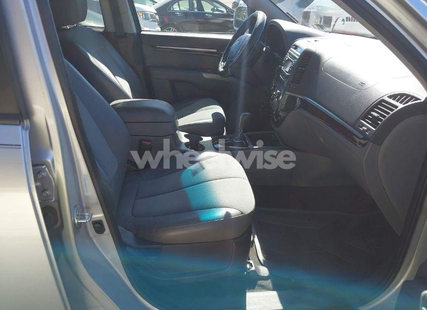 Photo 5 of 2011 Hyundai Santa FE SE (VIN 5XYZHDAG8BG065047)