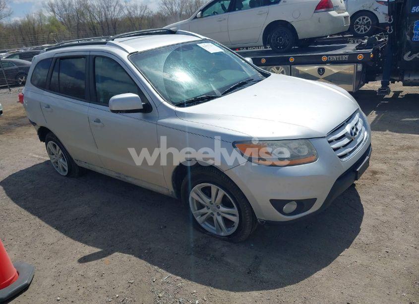 2011 Hyundai Santa FE SE (VIN 5XYZHDAGXBG008140) main photo