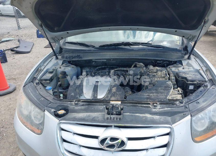 Photo 10 of 2011 Hyundai Santa FE SE (VIN 5XYZHDAGXBG008140)