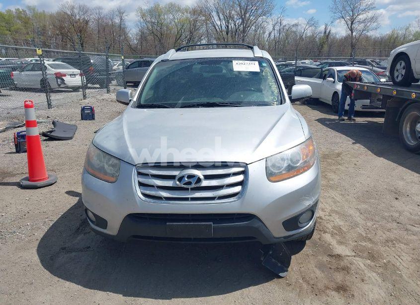 Photo 12 of 2011 Hyundai Santa FE SE (VIN 5XYZHDAGXBG008140)
