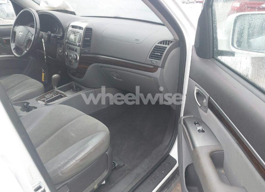 Photo 5 of 2011 Hyundai Santa FE SE (VIN 5XYZHDAGXBG008896)