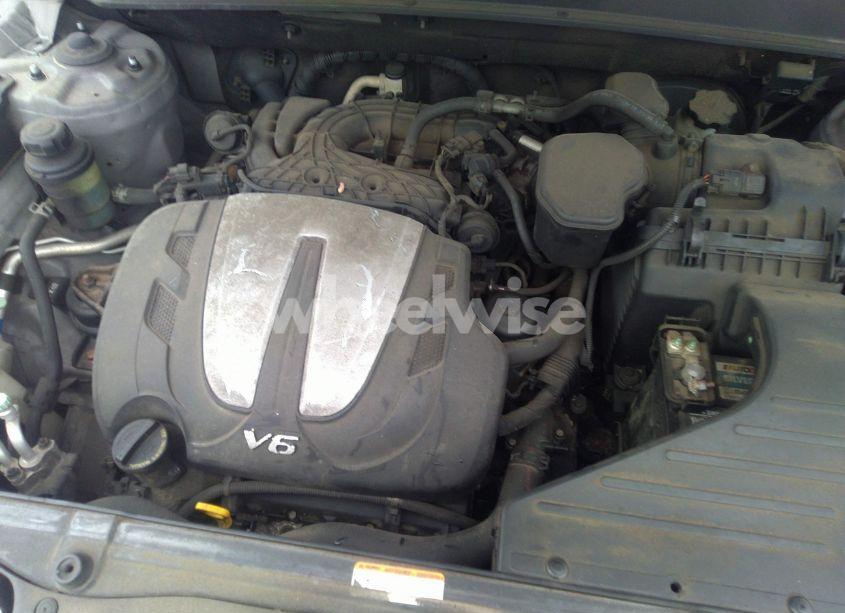 Photo 10 of 2011 Hyundai Santa FE SE (VIN 5XYZHDAGXBG022121)