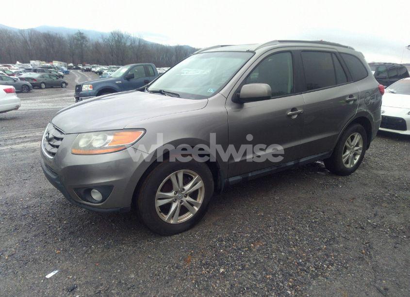 Photo 2 of 2011 Hyundai Santa FE SE (VIN 5XYZHDAGXBG022121)