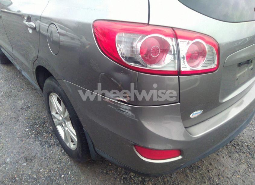 Photo 6 of 2011 Hyundai Santa FE SE (VIN 5XYZHDAGXBG022121)