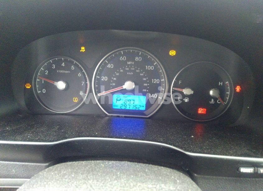 Photo 7 of 2011 Hyundai Santa FE SE (VIN 5XYZHDAGXBG022121)