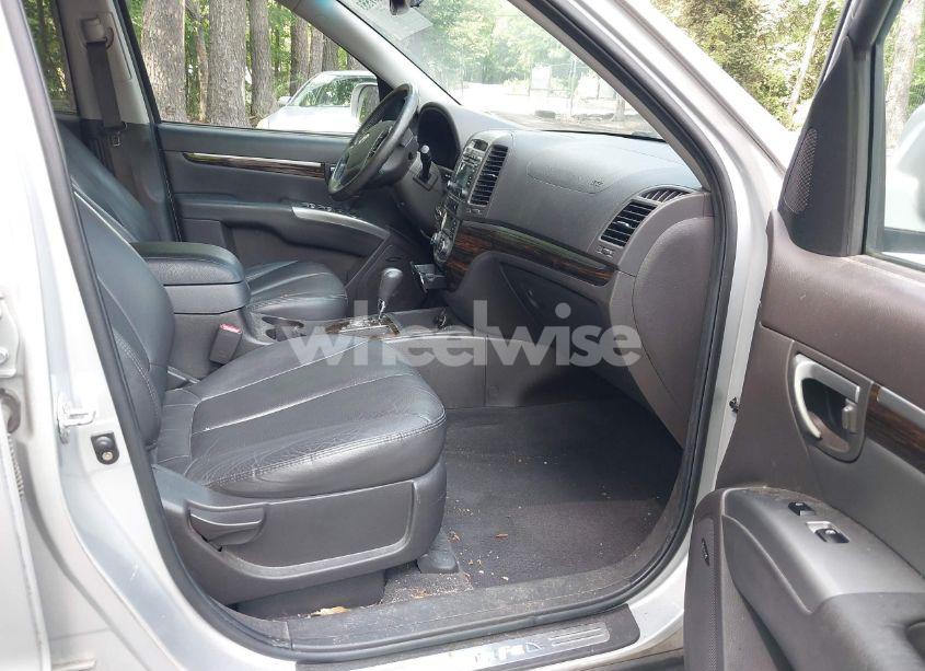 Photo 5 of 2011 Hyundai Santa FE LIMITED V6 (VIN 5XYZKDAG0BG010934)