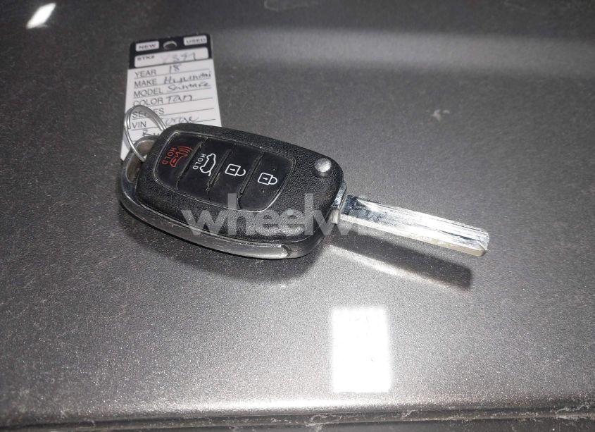 Photo 11 of 2018 Hyundai Santa FE SPORT 2.4L (VIN 5XYZTDLB1JG541976)