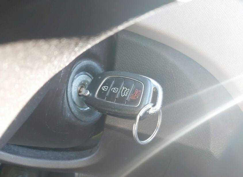 Photo 11 of 2018 Hyundai Santa FE SPORT 2.4L (VIN 5XYZTDLB7JG572472)