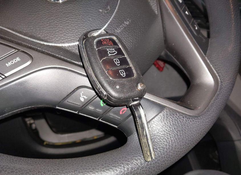 Photo 11 of 2017 Hyundai Santa FE SPORT 2.4L (VIN 5XYZTDLBXHG439747)