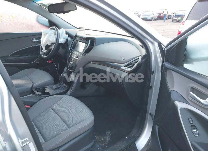 Photo 5 of 2018 Hyundai Santa FE SPORT 2.4L (VIN 5XYZU3LB4JG545981)