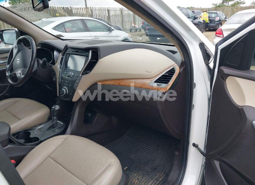 Photo 5 of 2014 Hyundai Santa FE SPORT 2.4L (VIN 5XYZU3LB8EG165936)