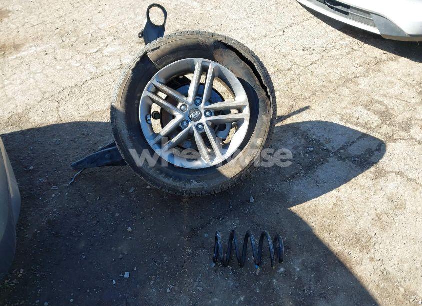 Photo 12 of 2018 Hyundai Santa FE SPORT 2.4L (VIN 5XYZU3LBXJG508191)