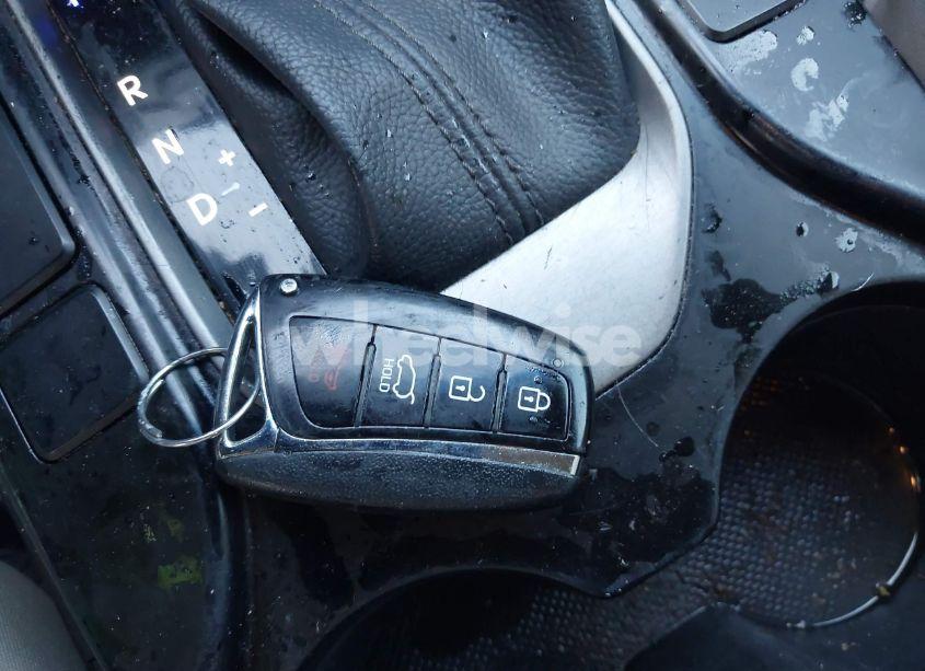 Photo 11 of 2018 Hyundai Santa FE SPORT 2.4L (VIN 5XYZUDLB0JG548561)