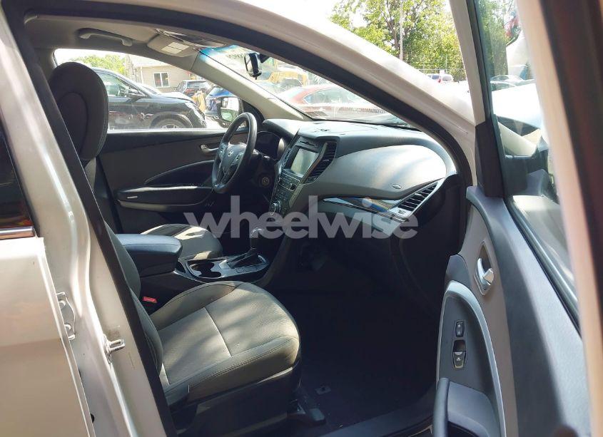 Photo 5 of 2017 Hyundai Santa FE SPORT 2.4L (VIN 5XYZUDLB3HG441370)